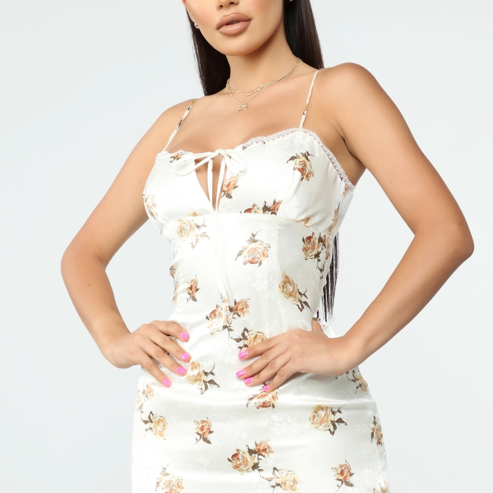 Fashion Nova Satin Women's Dress Size Medium - Picture 2 of 13